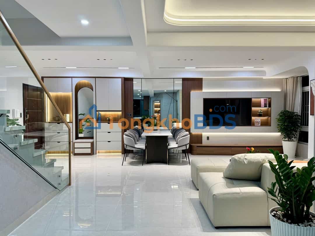 Căn hộ Penhouse Sky Garden 3 Phú Mỹ Hưng 220m²/18,8 tỷ - View đẹp sẵn vào ở