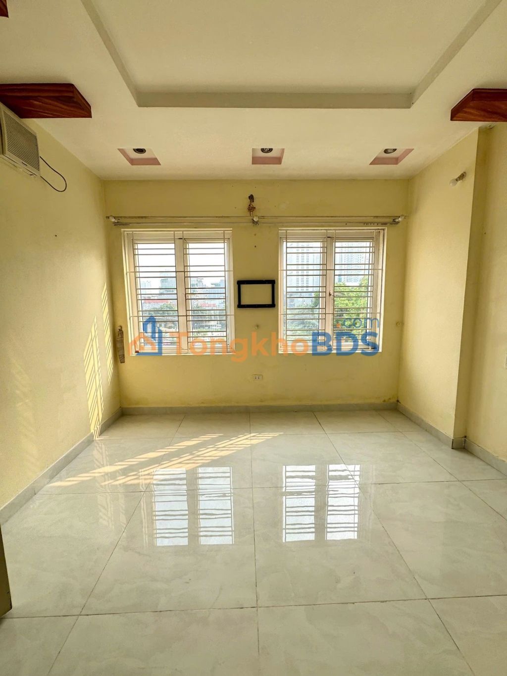 Nhà riêng Hoàng Công Chất 69m² 20 tỷ - Ô tô vào tận nhà