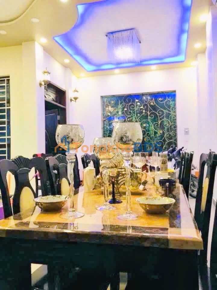 Biệt thự Bình Hưng 200m² giá 16.9 tỷ - Sẵn sàng ở ngay