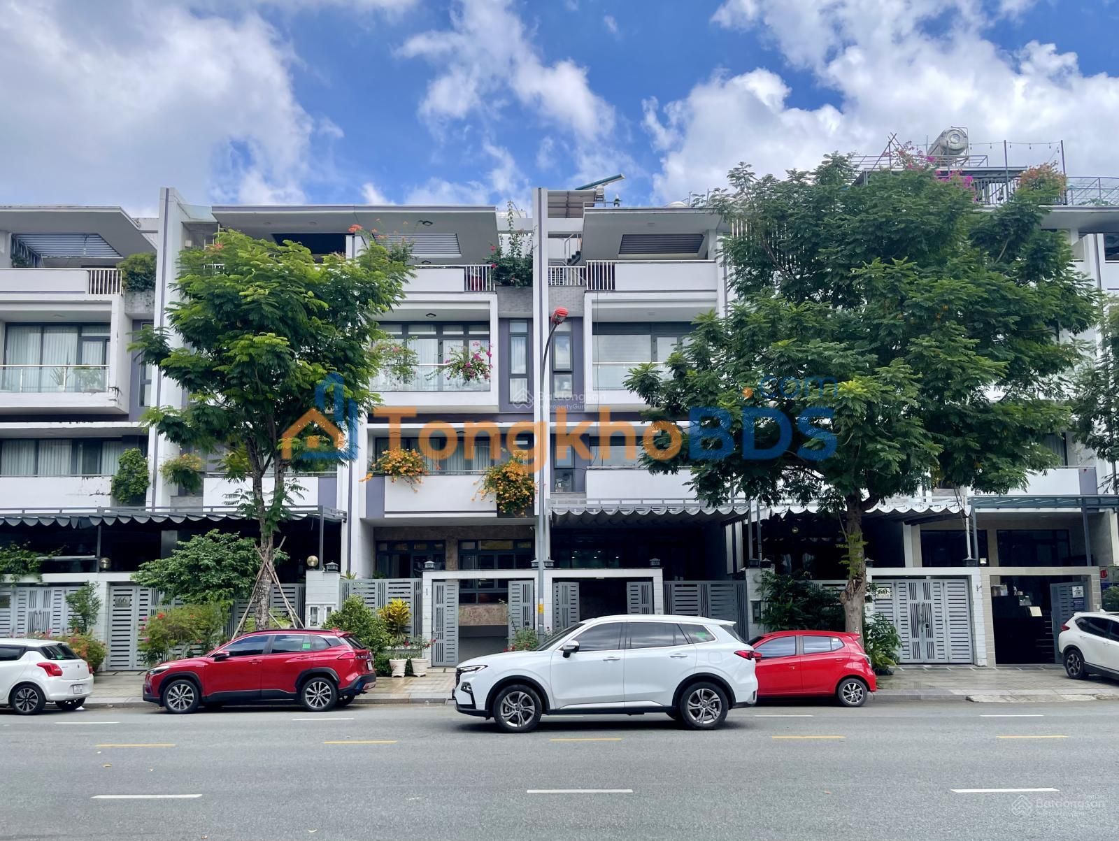 Nhà nguyên căn Vạn Phúc 120m2 40 triệu - Ô tô vào tận nhà