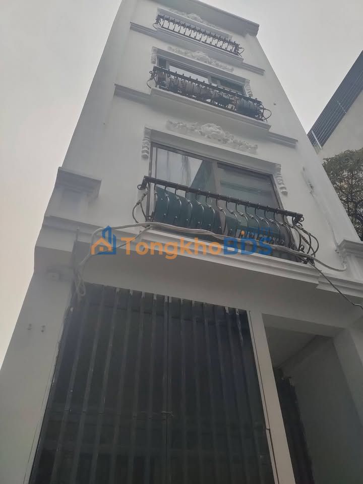 Nhà riêng Hoàng Mai 100m² 15 tỷ - Sẵn sàng ở ngay