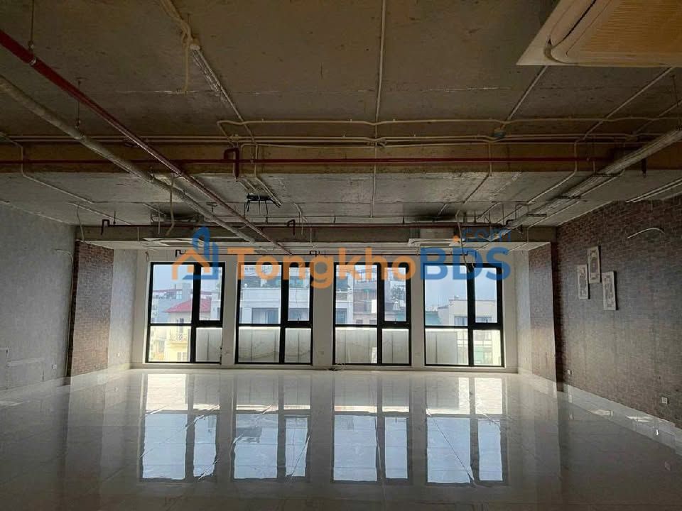 Văn phòng Nguyễn Văn Cừ 199m² thỏa thuận - Tòa hạng A