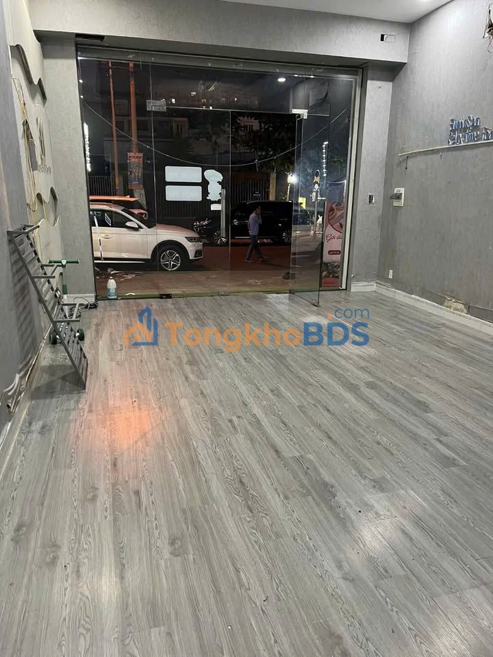 Nhà phố Nguyễn Duy Trinh Q2 55m² giá 22 triệu - Mặt tiền kinh doanh
