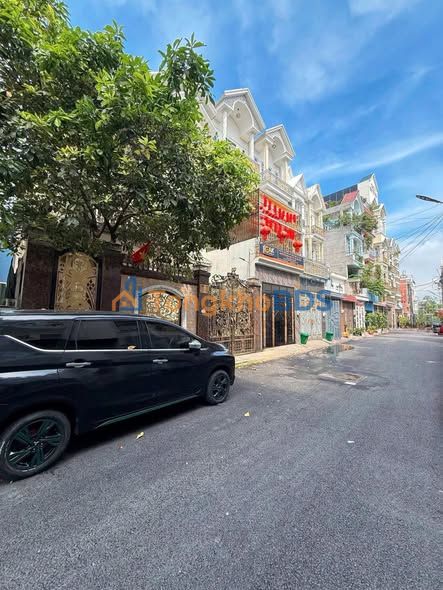 Townhouse Nguyễn Ảnh Thủ Q12 12 tỷ - Mặt tiền kinh doanh