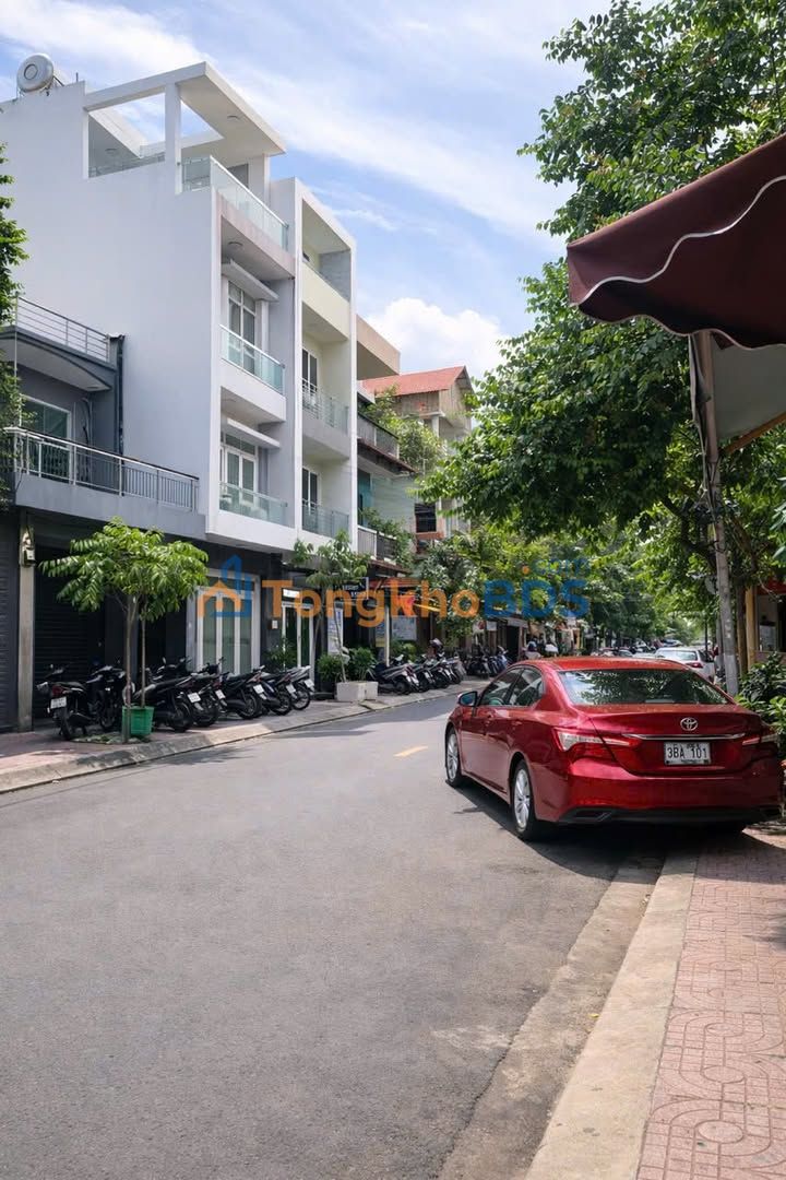 Nhà Tân Bình Cộng Hòa 105m² 16.89 tỷ - Ô tô vào tận nhà