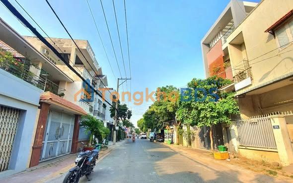 Townhouse Quận 9 185 Dương Định Hội 132m² 15 tỷ - Mặt tiền kinh doanh