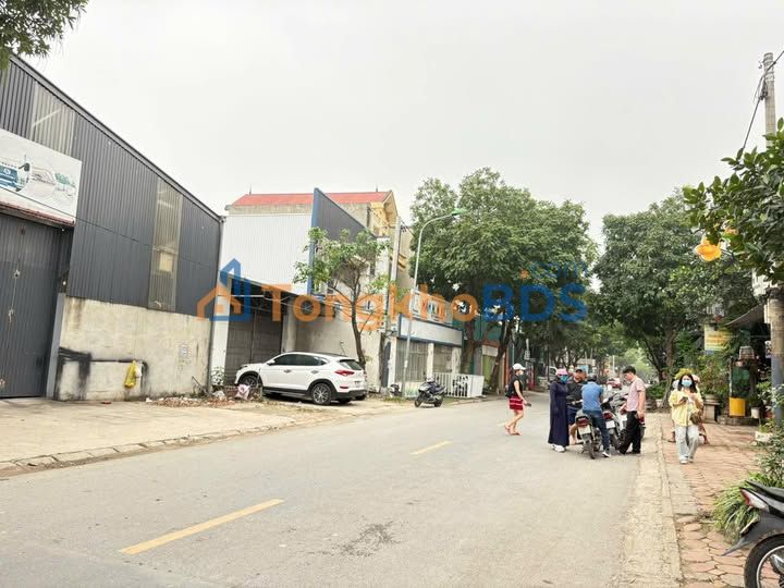 Nha mat pho Van Noi Dong Anh 95m2 - O to vao nha kinh doanh