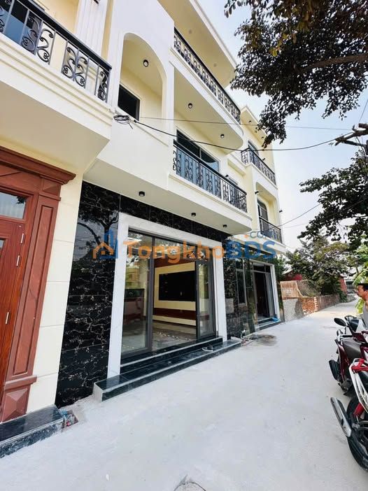 Nhà Quốc Tuấn An Dương 50m² giá 2,39 tỷ - Ô tô vào tận nhà