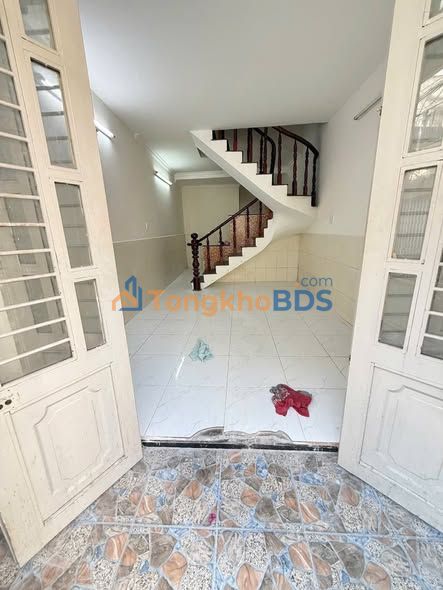 Nhà mặt tiền P.10 Gò Vấp 2PN 9 triệu - Mặt tiền kinh doanh