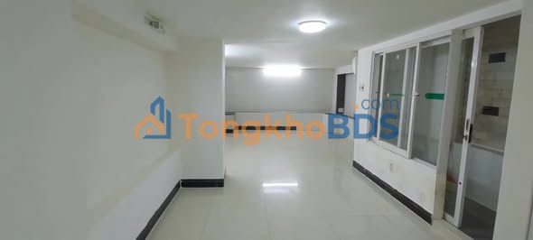 Nha Nguyen Trai Q1 98m2 gia 9.2 ty - O to vao tan nha