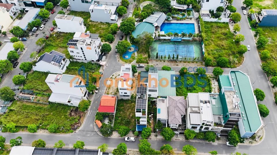 Nhà tân cổ điển đường số 6 Quảng Ngãi 4 tỷ - Ô tô vào nhà