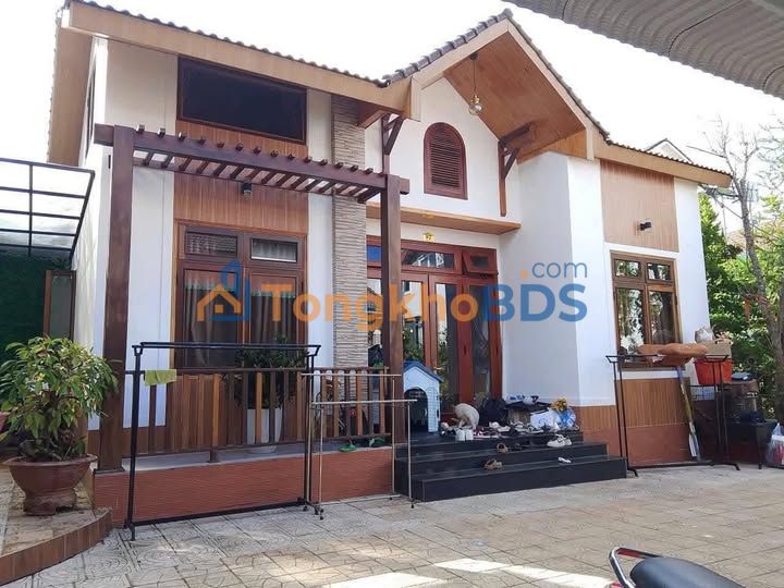 Nhà nguyên căn Đà Lạt P9 12 triệu - Ô tô vào tận nhà