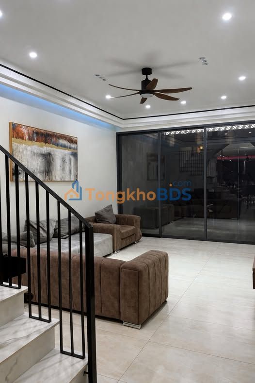 Nhà Thạch Bàn Long Biên 34m² - Full nội thất