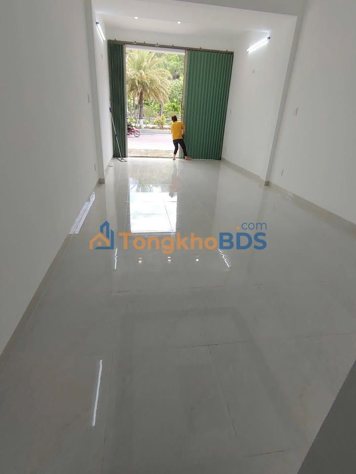 Nhà mặt tiền Nguyễn Tất Thành 45m²/10tr - Mặt tiền kinh doanh