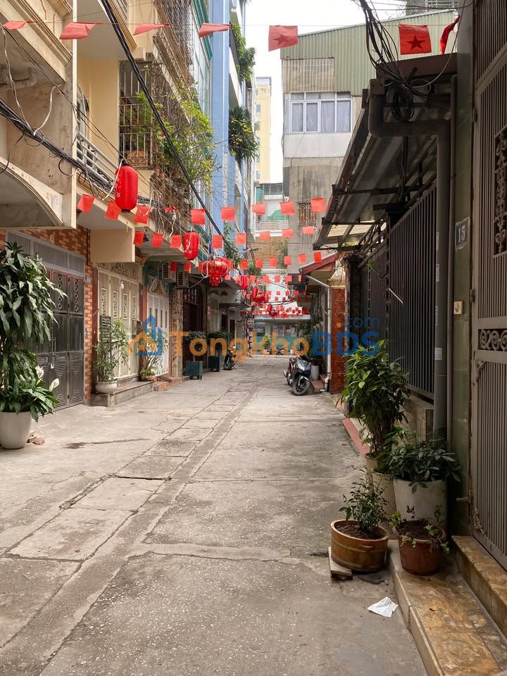 Nhà Đền Lừ Hoàng Mai 45m² - Ô tô vào tận nhà