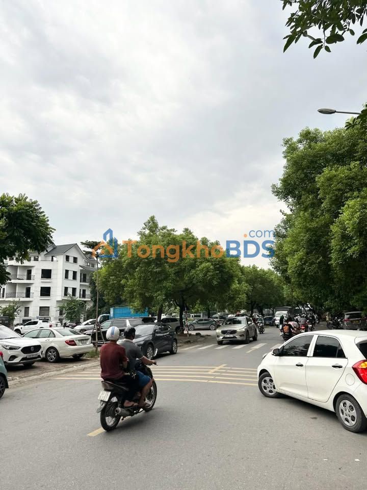 Nhà phố Trung Kính 246m² 40 tỷ - Mặt tiền kinh doanh