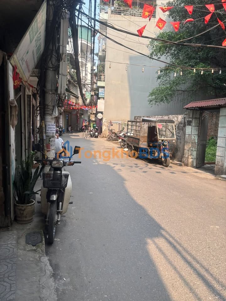 Đất mặt phố Hoàng Mai 180m² giá 54 tỷ - Hạ tầng hoàn thiện