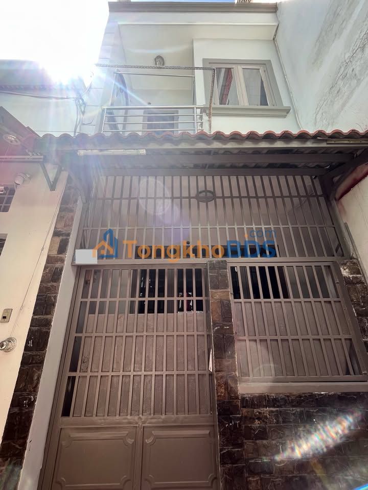 Nhà Gò Vấp 30m² giá 3.4 tỷ - Sẵn sàng ở ngay