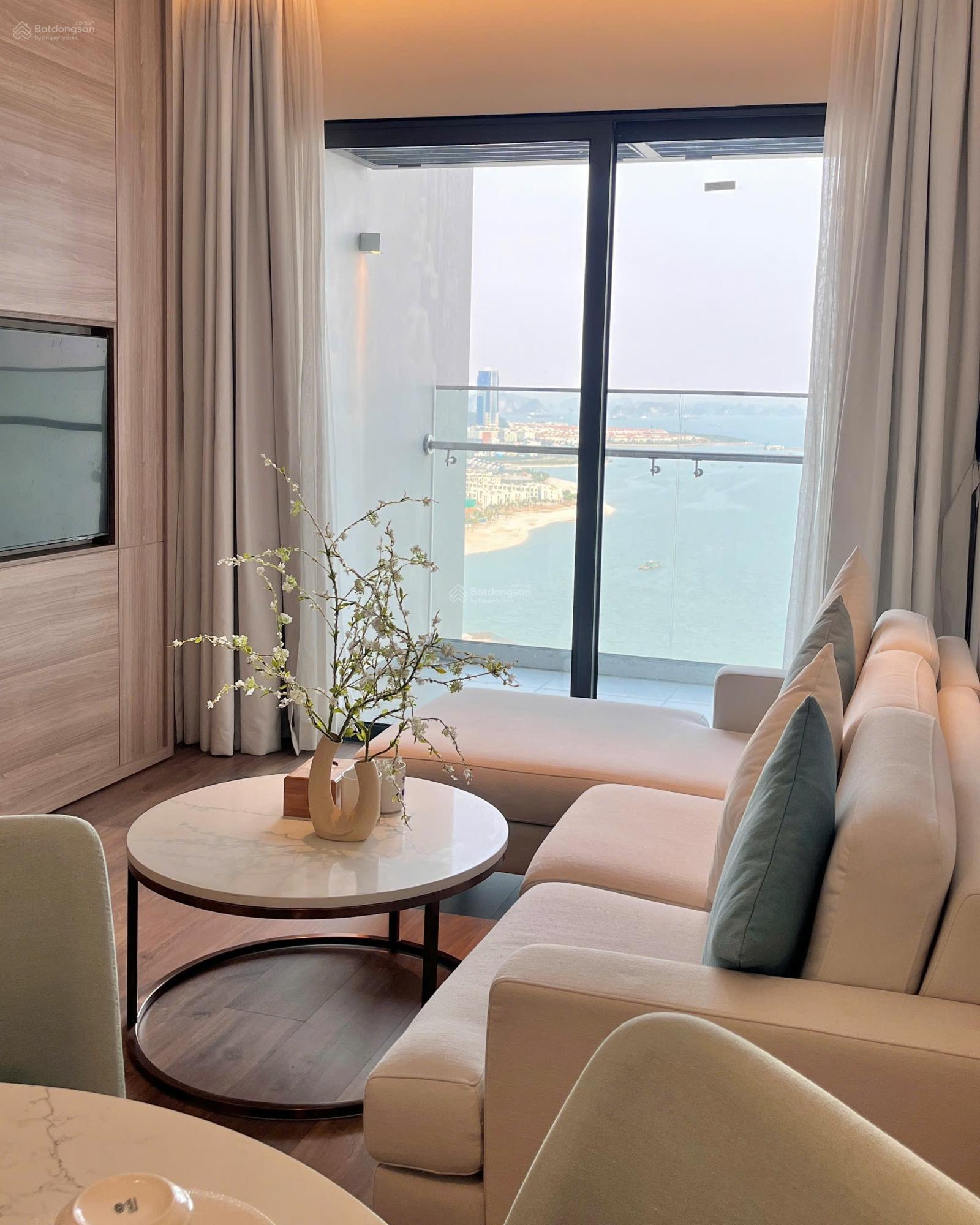 Căn hộ 2 phòng ngủ A La Carte Hạ Long 45m² giá 12.5 triệu - Tiện ích đầy đủ, gần bãi tắm!